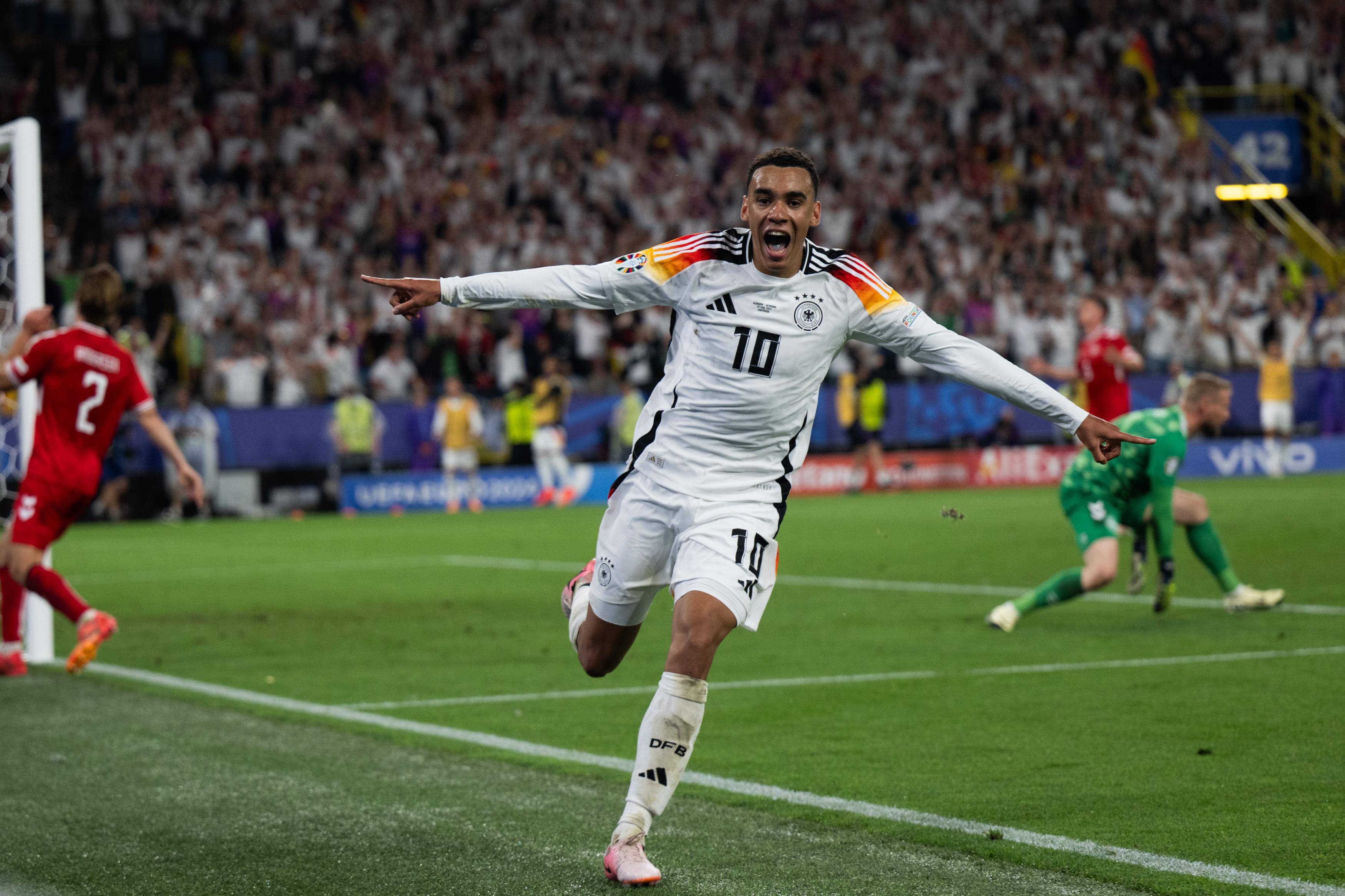 上演了一场 上演了一场